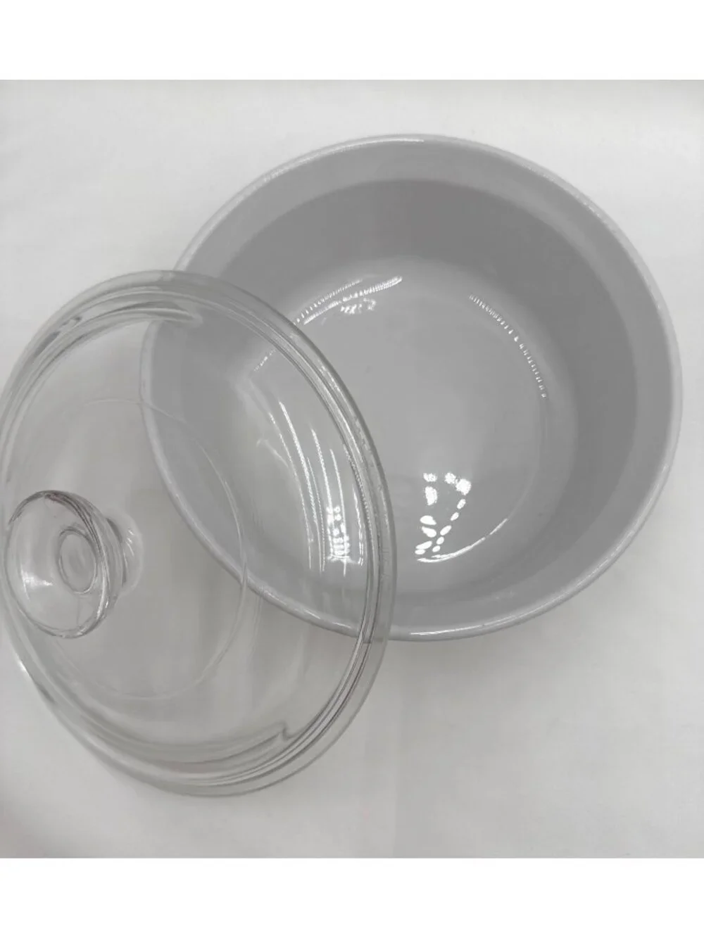 Corning Ware 1.5 Quart Round White Baking Dish With Glass Lid